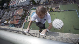 "Pavoučí muž" pokořil Castrův komunistický hotel