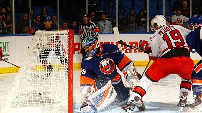 Tlustý čtyřmi body zařídil výhru Caroliny. Sehrál nejlepší zápas v NHL