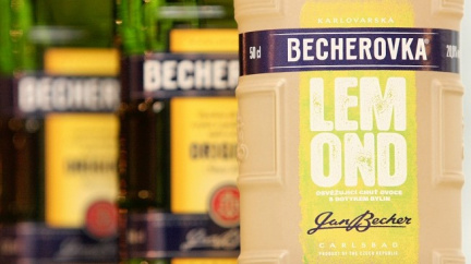 Prohibice stála Becherovku sto milionů
