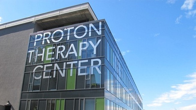 Protonovému centru v Praze hrozí exekuce za dluhy u VZP