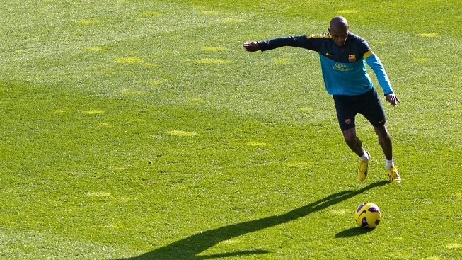 Abidal může po transplantaci naplno trénovat s Barcou
