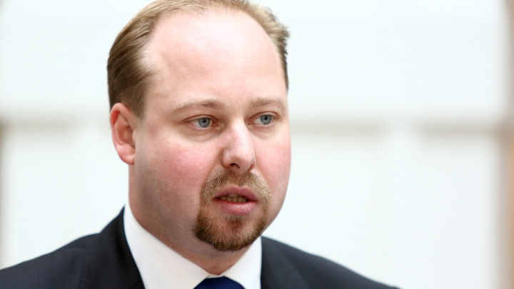 ČSSD a ODS brojí proti normě o povinném zveřejňování smluv při zakázkách