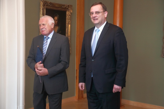 Výprask advokáta: Klaus definitivně skončil. A premiér je zbabělec!