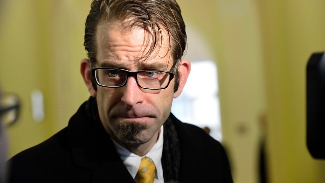 Blythe za smrt fanouška nemůže. Soud zprostil zpěváka obžaloby