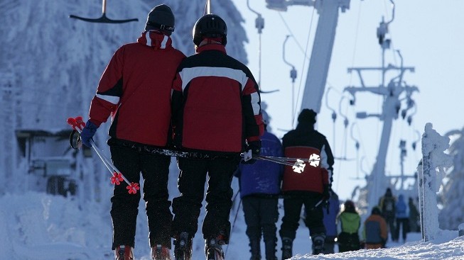 Na řadě sjezdovek je ještě sníh. A bude i o Velikonocích