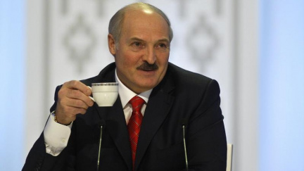 Lukašenko kritizuje Janukovyče: Utéct, když teče do bot? To neuznávám