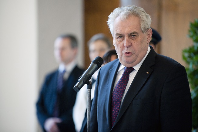 Čerstvá pravda o Zemanovi: Zasvěceně a bez poklon