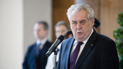 Čerstvá pravda o Zemanovi: Zasvěceně a bez poklon