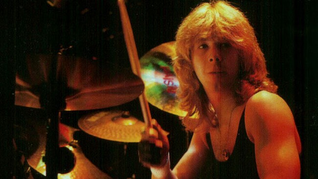 Zemřel Clive Burr, bývalý bubeník Iron Maiden