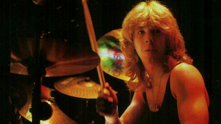 Zemřel Clive Burr, bývalý bubeník Iron Maiden
