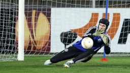 Aktualizováno: Čech jde s Chelsea na Kazaň, Kozákovo Lazio vyzve Fenerbahce