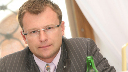 Šeich (ODS) se řítil dálnicí dvoustovkou. Ale straníci ho stejně znovu zvolili