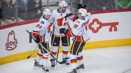 Červenka a Hudler pomohli vypráskat Colorado