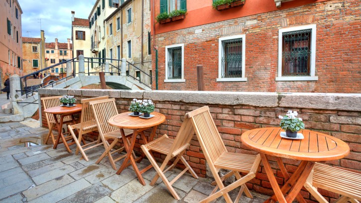 Užitečné rady na cesty: Jste na vážkách, kde a kolik nechat spropitné?