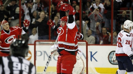 Tlustý dal v NHL první hattrick. Neprůstřelnost Vokouna skončila