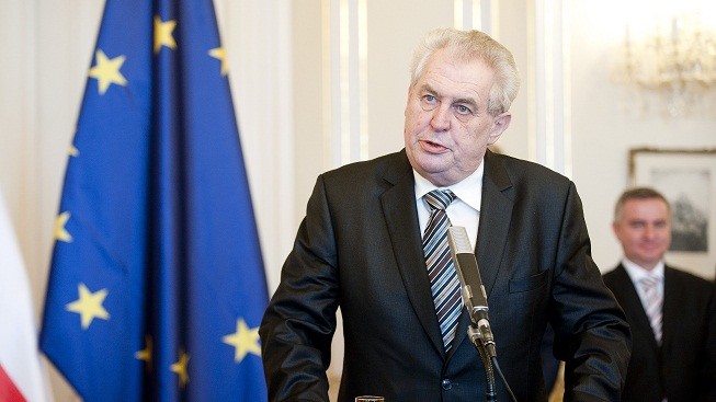 První měsíc vlády má za sebou. Takhle to politici spočetli Zemanovi