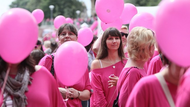 Růžový pochod proti rakovině prsu se koná už po třinácté