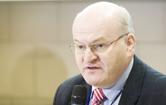 Bývalý šéf ÚSTRu Herman prý nejspíš bude kandidovat za lidovce. Už vstoupil do strany