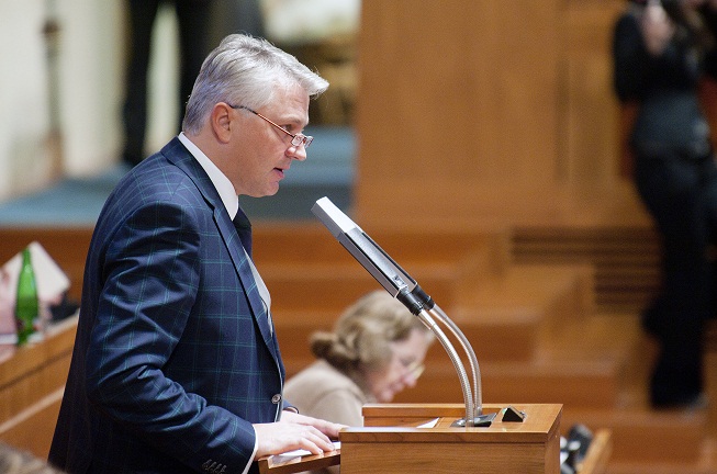 Senátor za ODS: Nečasi, skonči. Už to nemá cenu protahovat
