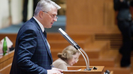Senátor za ODS: Nečasi, skonči. Už to nemá cenu protahovat