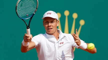 Berdych odstartoval na antuce vítězně