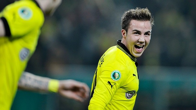 Arsenal i City mají smůlu. Bayern vykoupil z Dortmundu Götzeho za 37 milionů eur