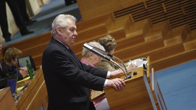 Řešení vládní krize: Zeman zahájil schůzky
