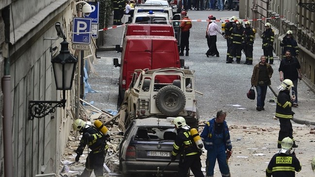 FOTOREPORTÁŽ: První minuty po výbuchu v centru Prahy