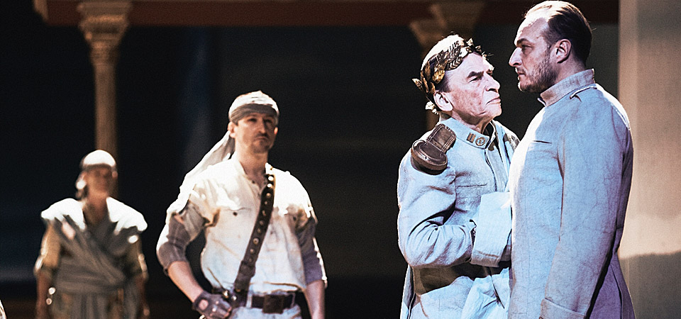 Excelentní Radok uvádí v Národním divadle Shakespearovu klasiku