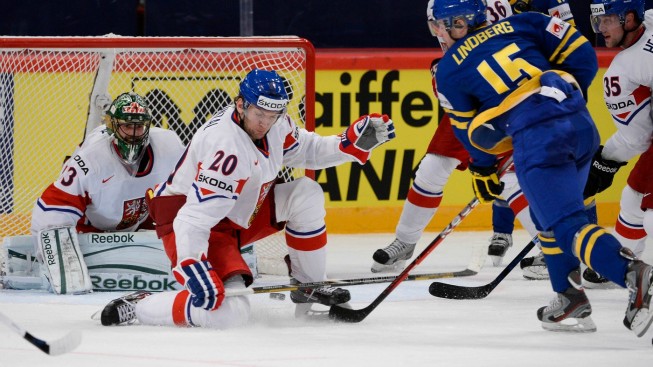 Hokejisté na MS poprvé prohráli, s domácím Švédskem 1:2