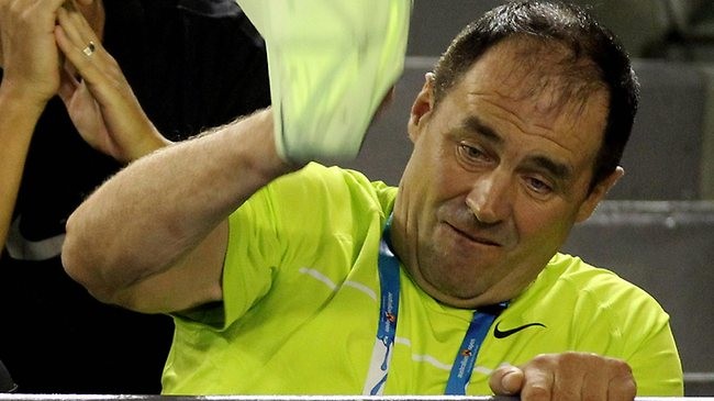 Horká krev! Otec australského tenisty zlomil nos sparingpartnerovi syna