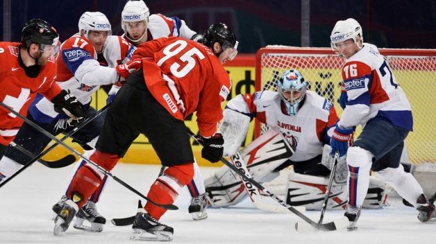 Švýcaři nepolevují. Hokejisté sestřelili výběr Slovinska