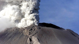 Mexický Popocatepetl ohrožuje leteckou dopravu. Zrušeno bylo 50 letů