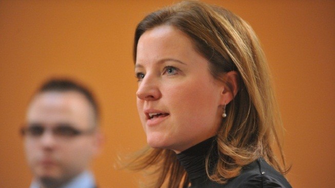 Peake rezignovala na předsednictví LIDEM. Strana chce sněm