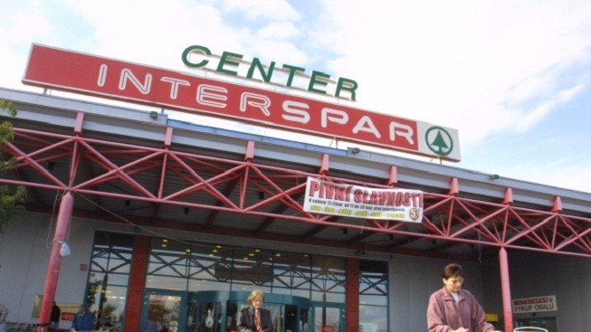 Ve zlínském Intersparu se válel myší trus. Prodejnu uzavřeli