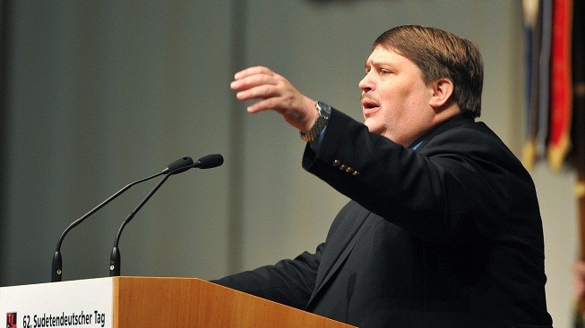 Předák sudetských Němců Posselt vyzval Čechy: Pohřběme "zombie" - Benešovy dekrety