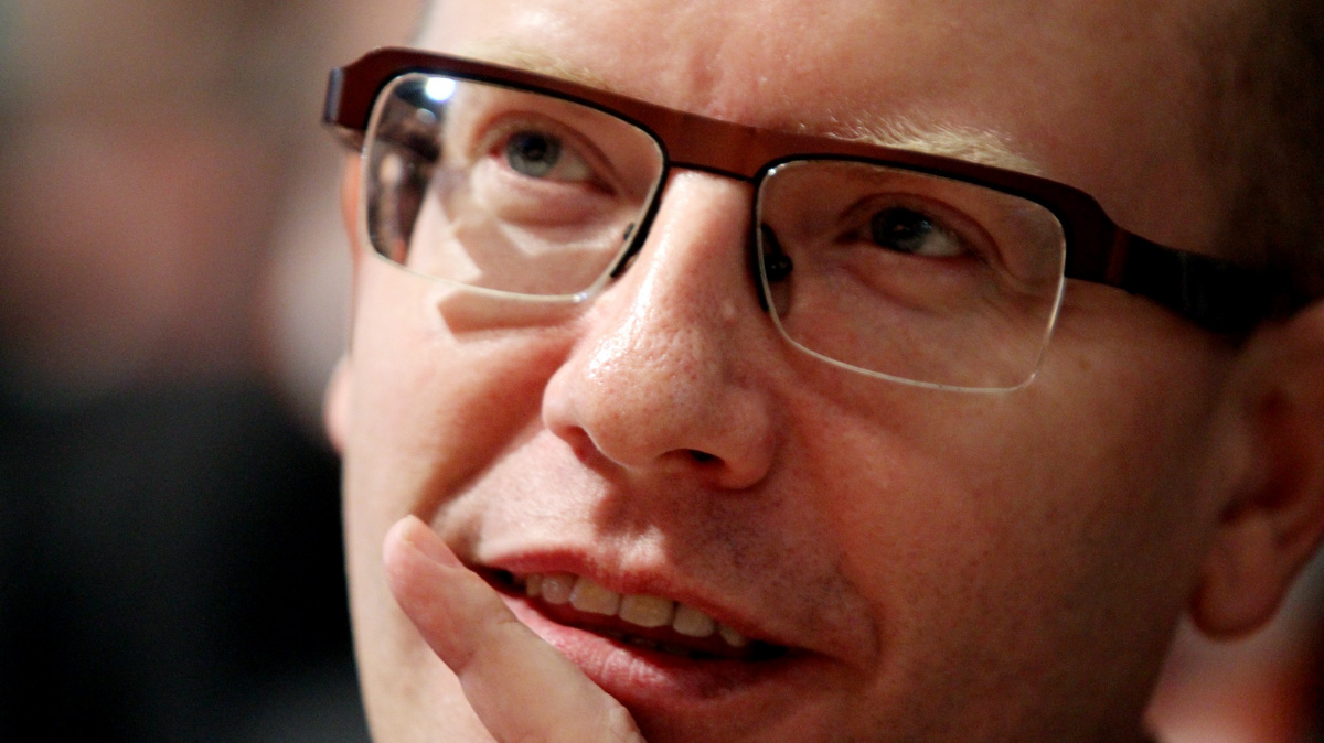 Bookmakeři tipují, že se Sobotka v čele ČSSD udrží