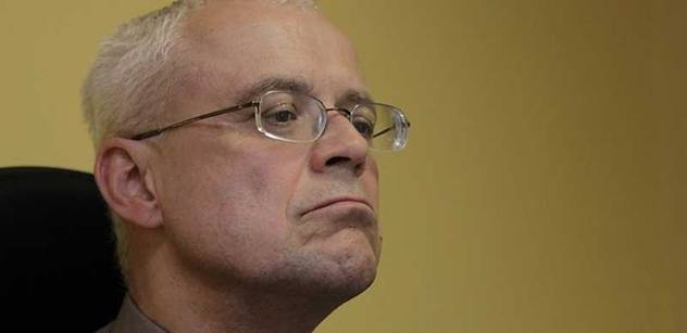Špidlo, nech se vyšetřit. Zemanovi lidé se nehezky vysmáli bývalému premiérovi