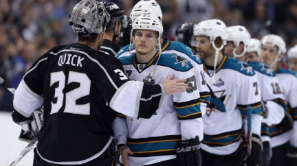 Obhájci Stanley Cupu Kings v rozhodující bitvě zdolali Žraloky