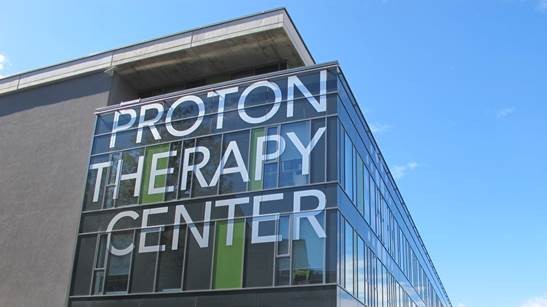 Policie vznesla obvinění kvůli smlouvě VZP s protonovým centrem