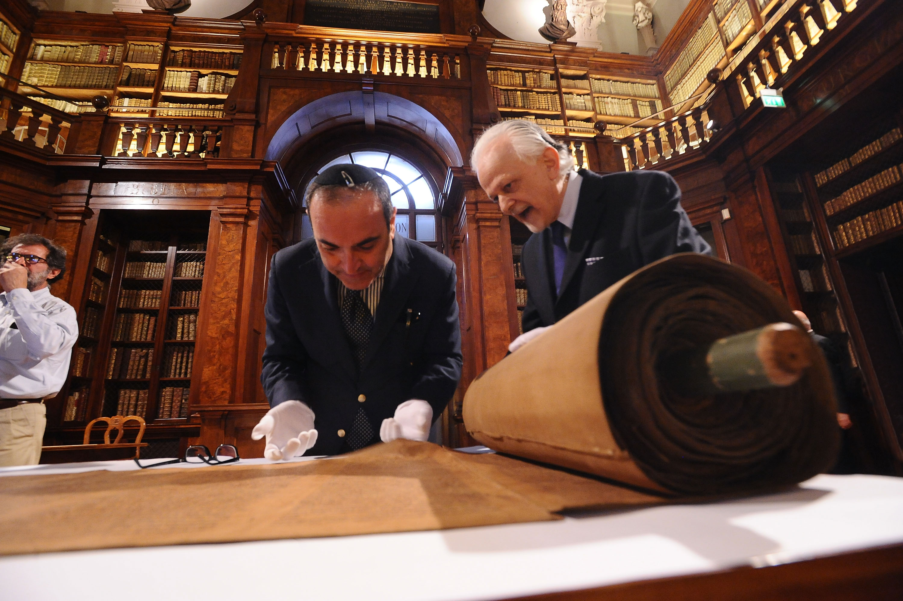 Boloňská univerzita hlásí nález nejstaršího svitku tóry na světě