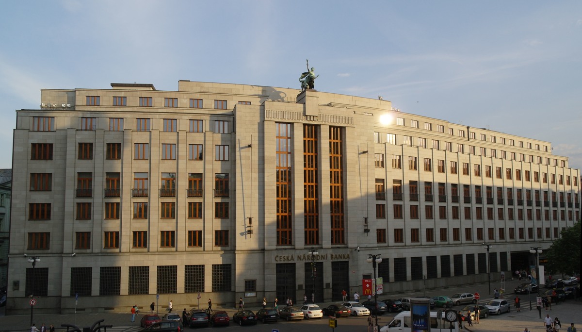 Vlastizrada, zchudneme. Jako Klausova amnestie. Na národní banku prší vztek