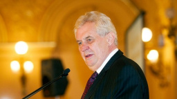 Aktualizováno: Zeman jmenoval 65 profesorů. Od sedmi dostal košem