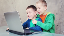 Devět školáků z deseti hraje počítačové hry