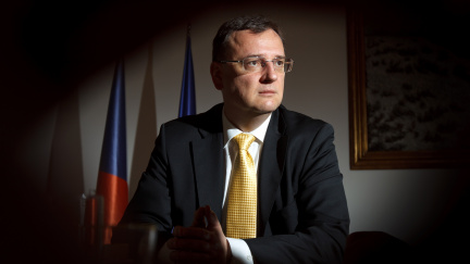 Nečasova vláda chce přidat 1,5 miliardy na vědu a výzkum