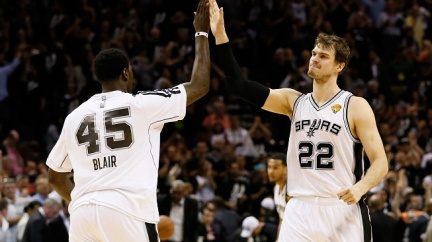 Finále NBA: Spurs potřetí vede a je krok od titulu