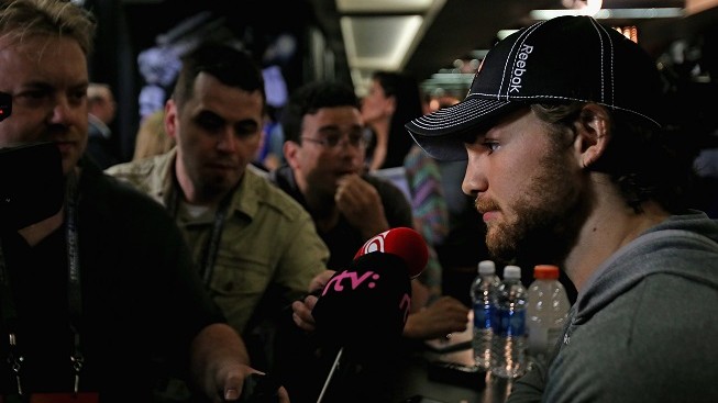 Jestřáb Frolík: Bylo těžké ustát tlak. Na ledě jsme museli nechat všechno