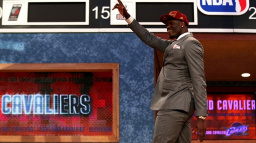 Jedničkou draftu NBA je poprvé Kanaďan. Bennetta si vybral Cleveland