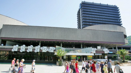 První problémy festivalových návštěvníků: Přiliš mnoho alkoholu a parkování