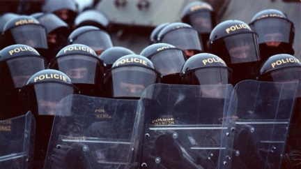 Při protiromském protestu v Budějovicích 28 zadržených